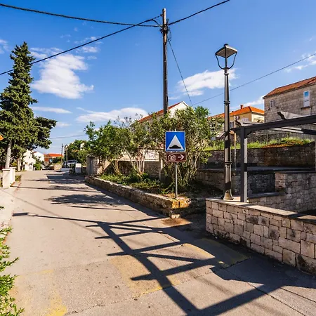 Gostinjska kuća And Jurisic